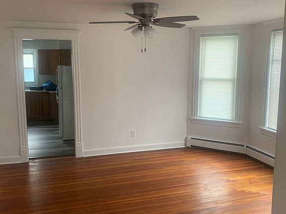 3rd image of 526 Austin Ave #1