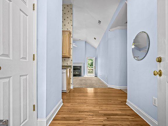 5th image of 122 Flatrock Ct
