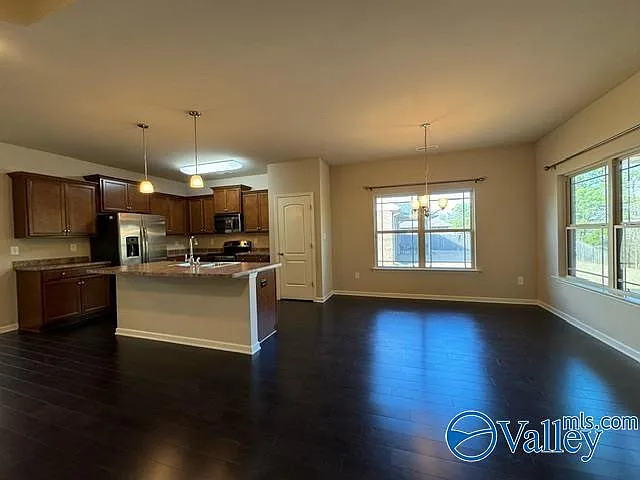 140 Clydesdale Ln — Photo 17