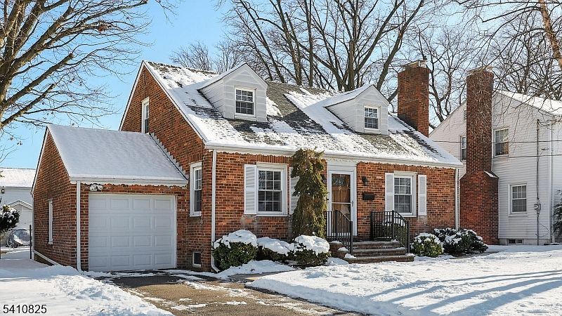 1st image of 393 Huntington Rd