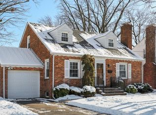 393 Huntington Rd, Union, NJ 07083