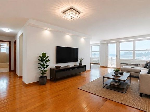 2nd image of 35 Seacoast Ter APT 18B