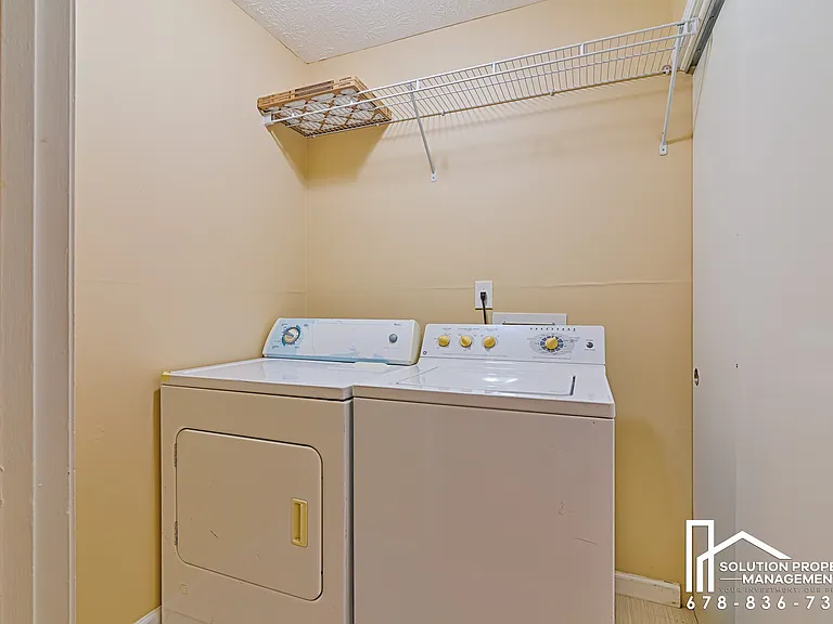 1808 Augusta Dr — Photo 9