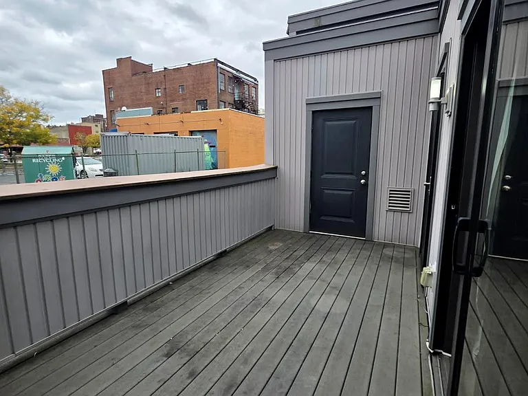 117 N Howard St — Photo 23