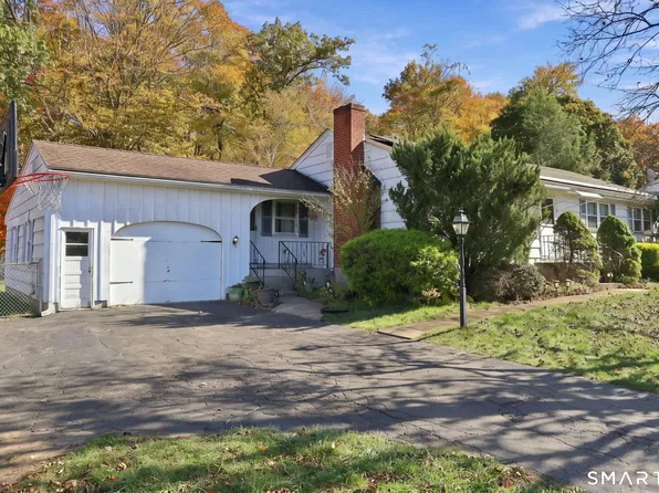 105 Dartmouth Drive, East Hartford, CT 06108