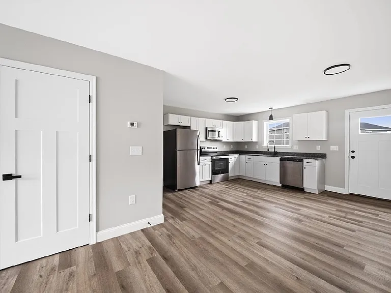 50 Pembroke Dr #65B — Photo 1