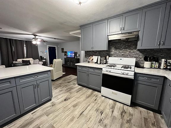 4th image of 1209 Ash St