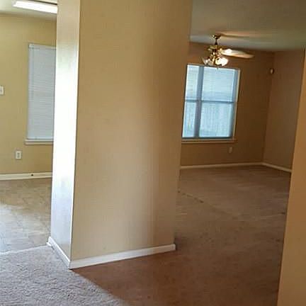 3rd image of 4839 Montclair Hill Ln