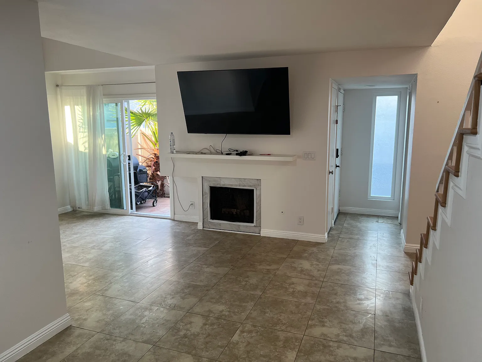 2 bed, 2.5 bath, 1127 sqft, $3,200 — Photo 3