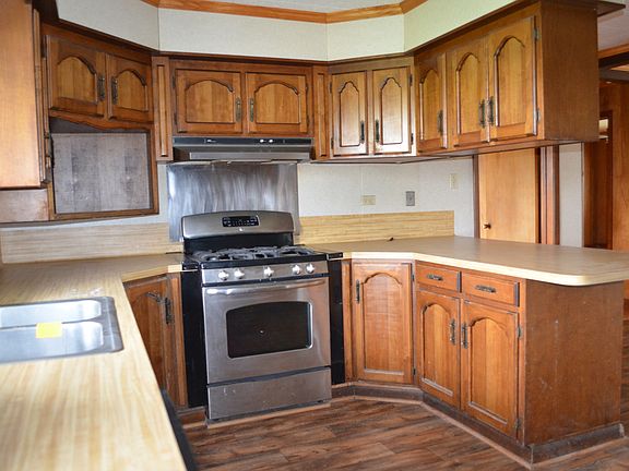 KITCHEN, VIEW 1