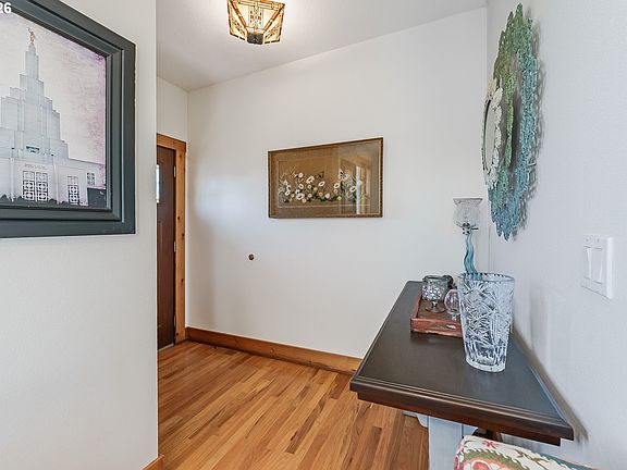 3rd image of 1780 SW 18th St