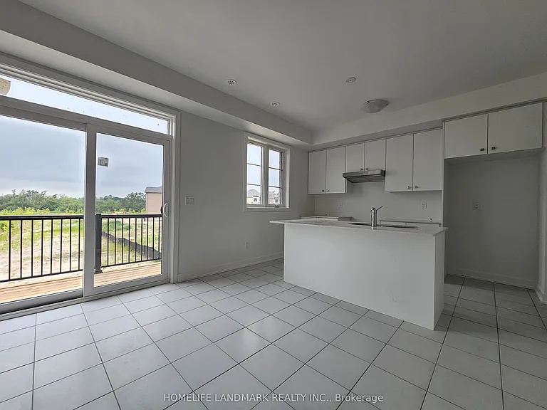 77 Morrison Cres — Photo 5