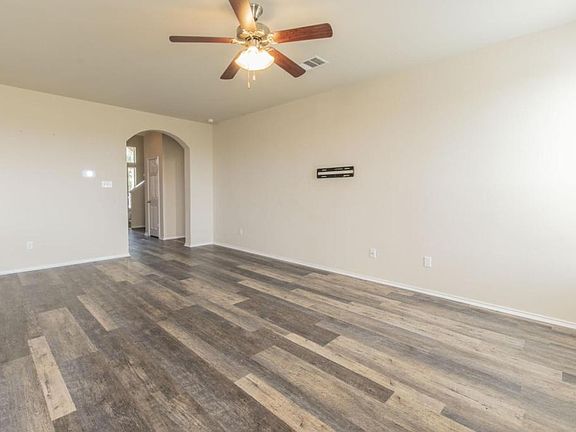 3rd image of 3312 Cricklewood Dr