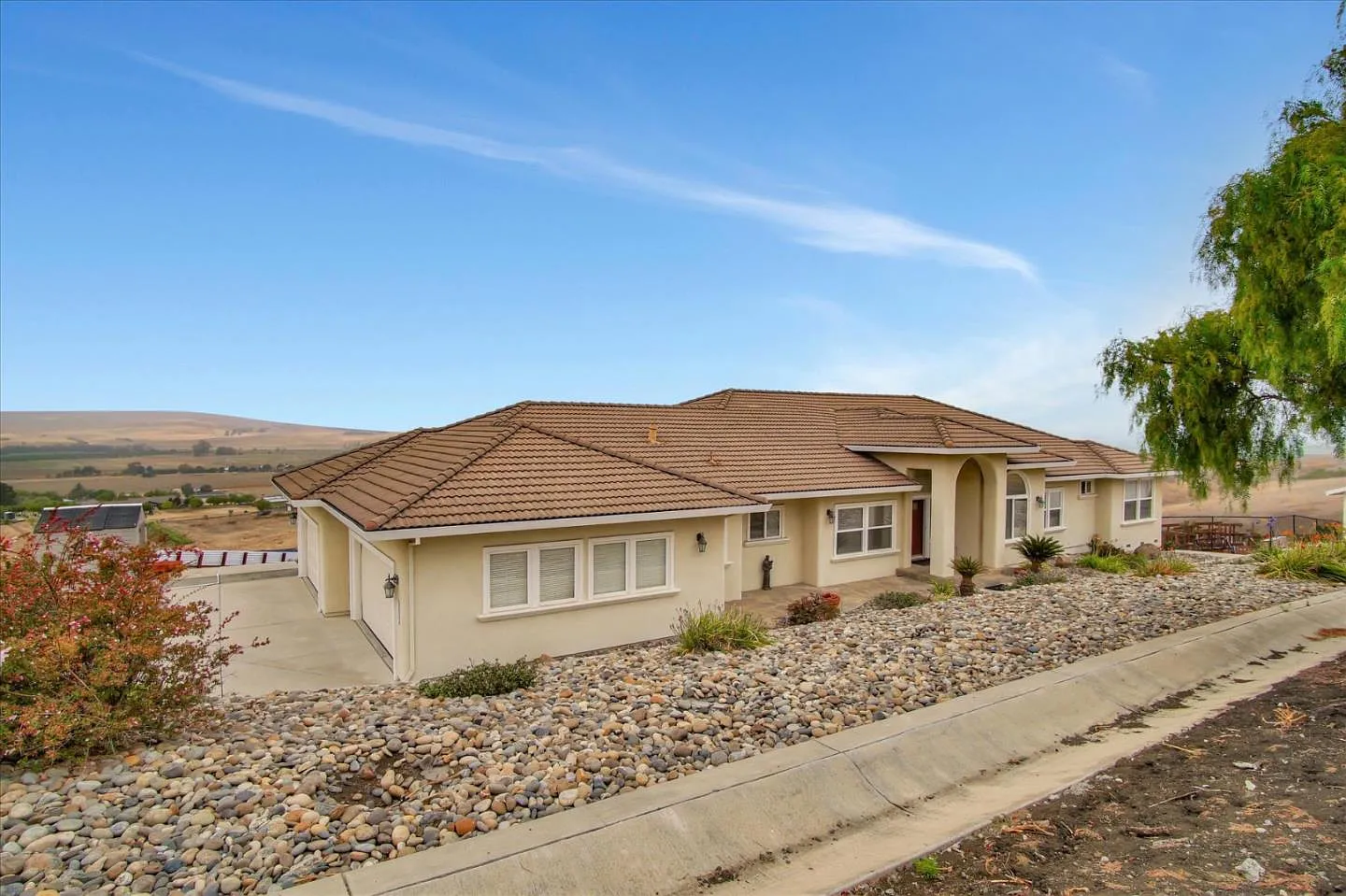 330 Taryn Ct photo 1