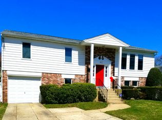 412 Holly Pl, West Hempstead, NY 11552