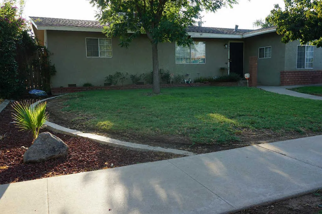 547 N Sycamore Dr photo 1