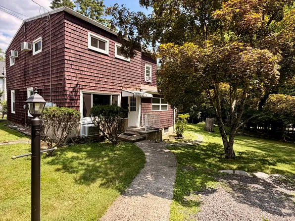10 Kinderkamack Rd #1, Woodcliff Lake, NJ 07677