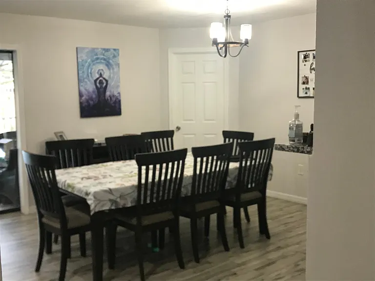 2127 Arden Dr — Photo 3