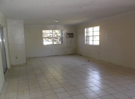 5th image of 2461 NW 208th St