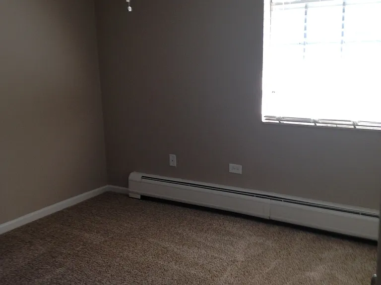 Greentree Apartments - Beautiful Remodeled Aprtments — Photo 14
