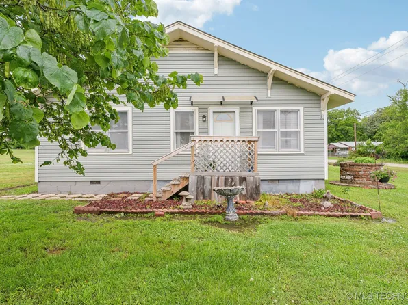 2019 McKenzie Rd, Pawhuska, OK 74056
