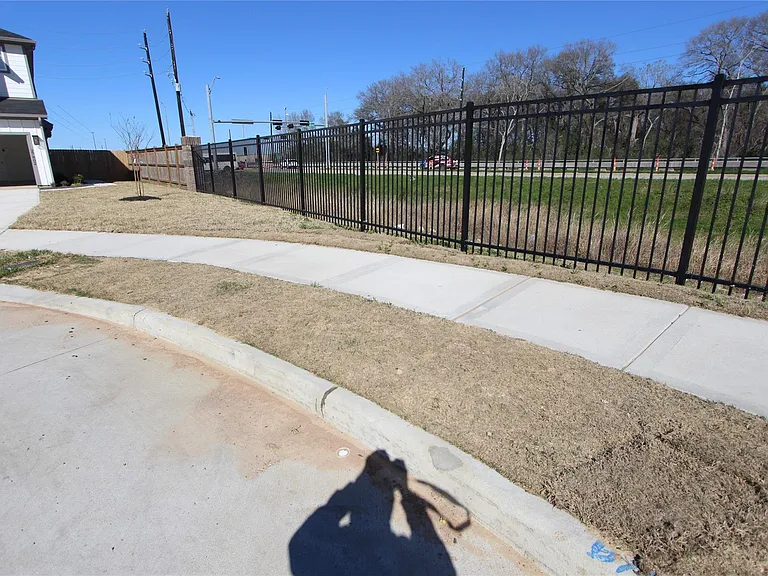 27802 Western Creek Ct — Photo 19