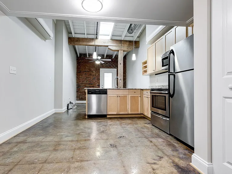 1710 E Franklin St — Photo 16