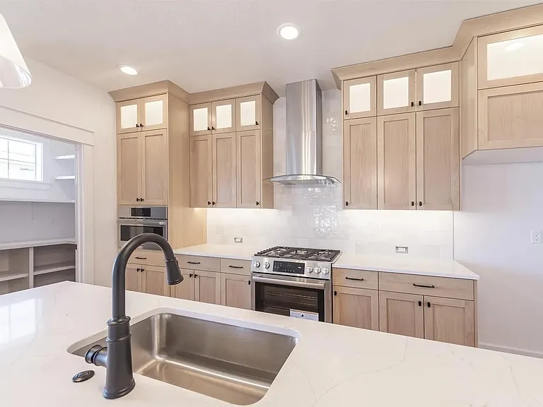 2203 E Hidcote St — Photo 5