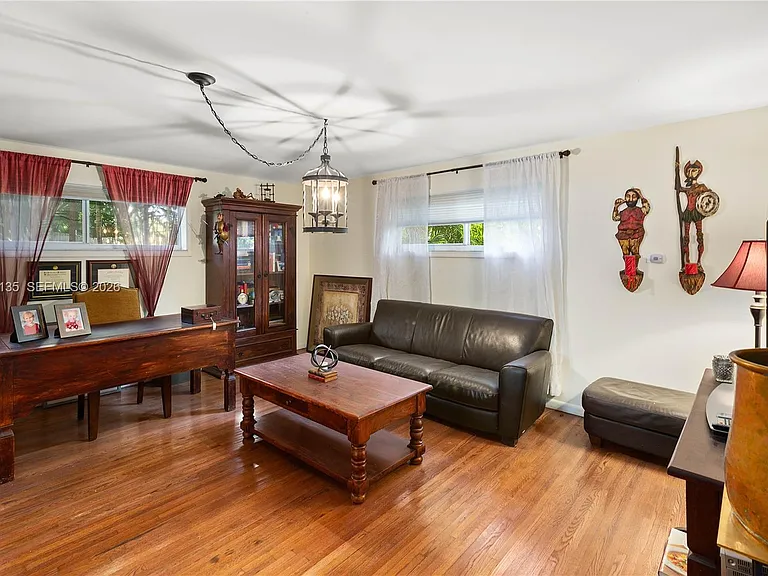 6315 Maynada St — Photo 5