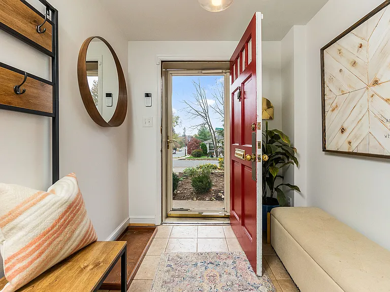 2320 Sanford St — Photo 5