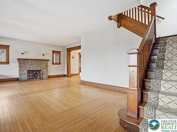 5th image of 635 W Lafayette St