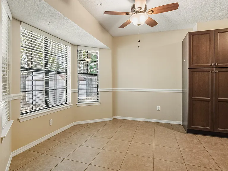 206 Esmond Ct — Photo 18