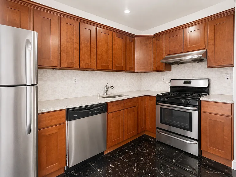 41 42 College Point Blvd #6A — Photo 4