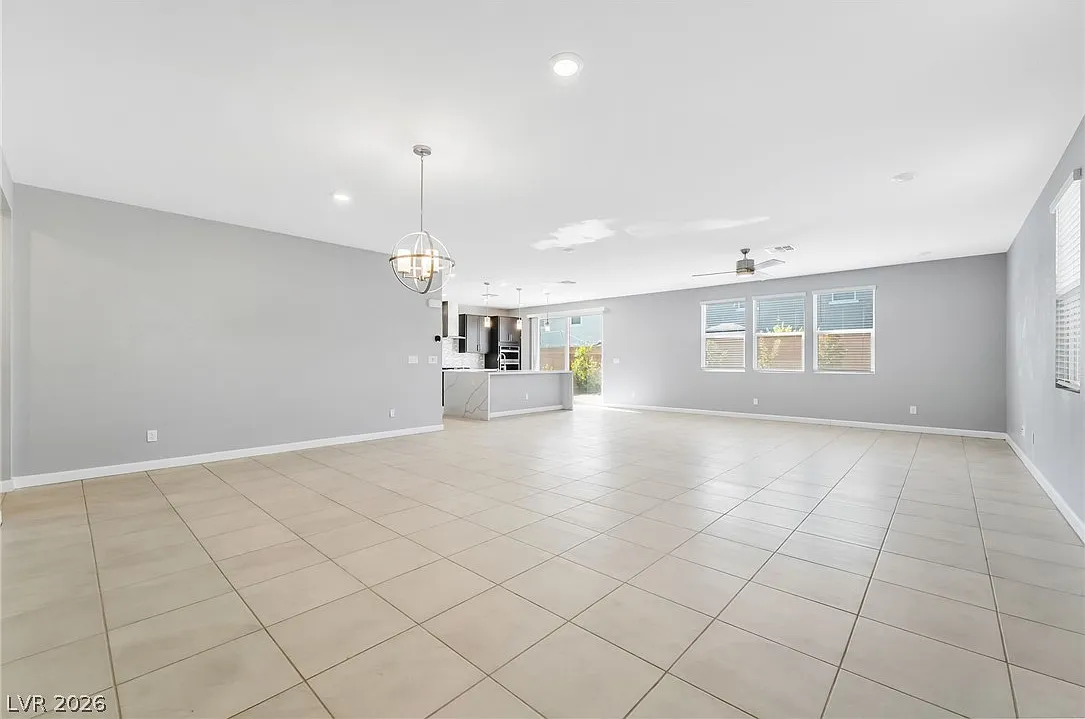 5 bed, 3.5 bath, 3088 sqft, $2,800 — Photo 4