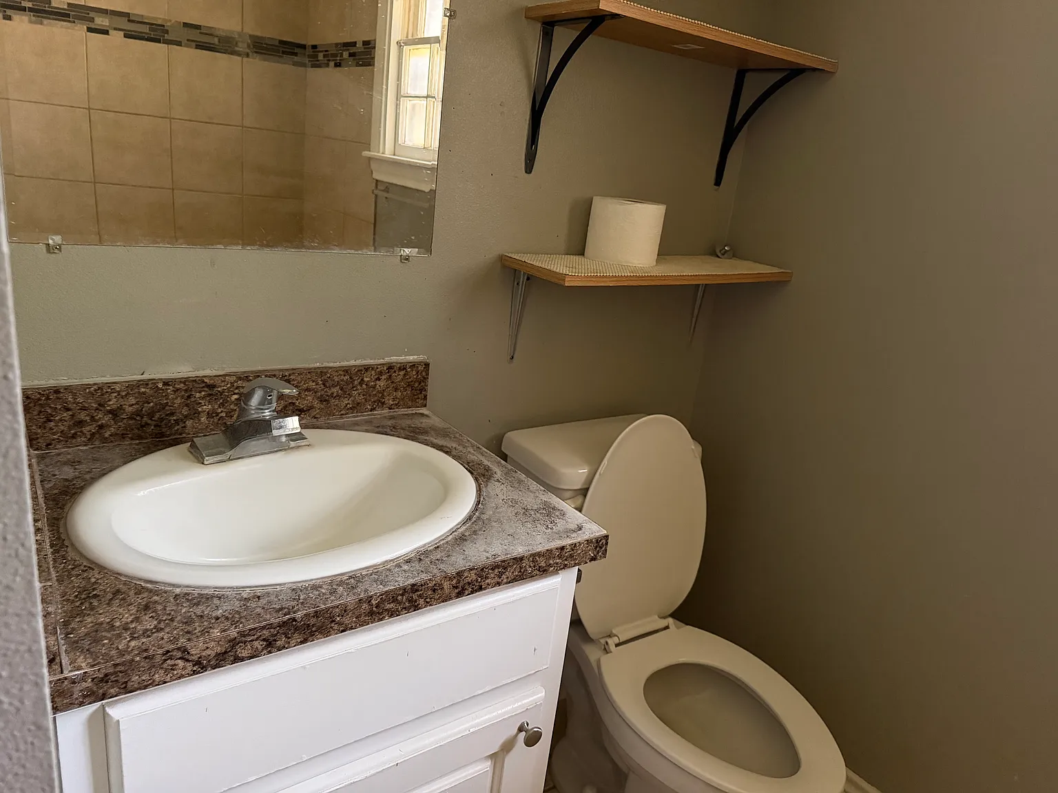 3 bed, 1048 sqft, $1,250 — Photo 4