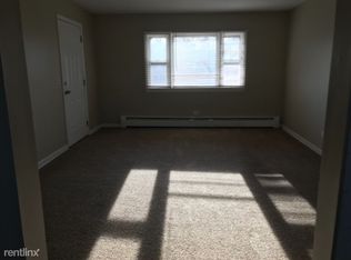 2618 W Cornelia Ave, Waukegan, IL 60085