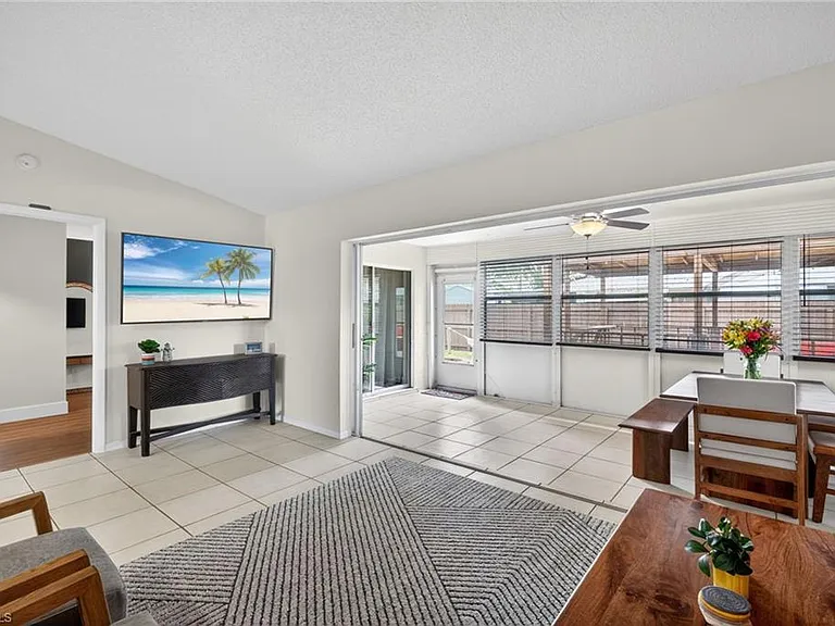 18185 Hilda Dr — Photo 7