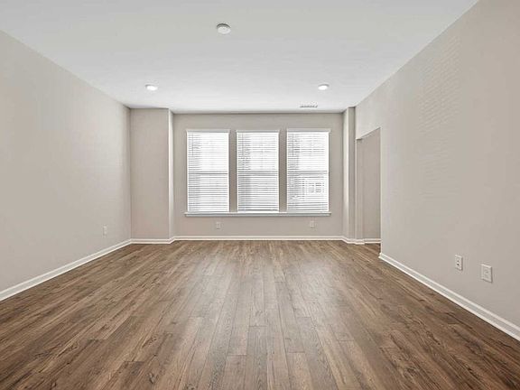 5th image of 1059 Manorhaven Dr