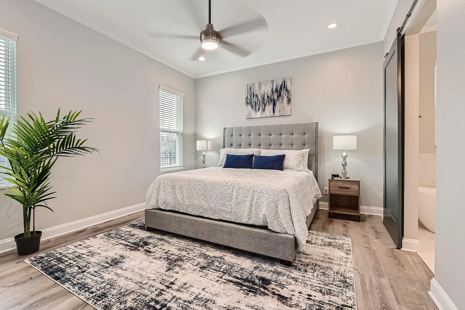4 bed, 2.5 bath, 2000 sqft, $4,500 — Photo 4