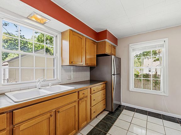 5th image of 63 31st St N