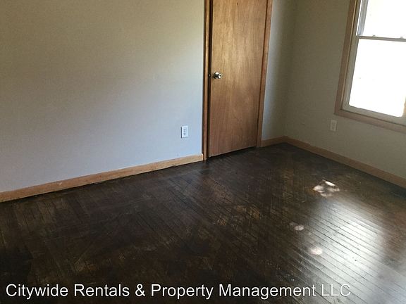 3rd image of 3133 W Clybourn St APT 1