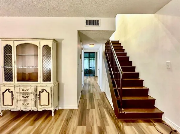 747 SE 1st Way, Deerfield Beach, FL