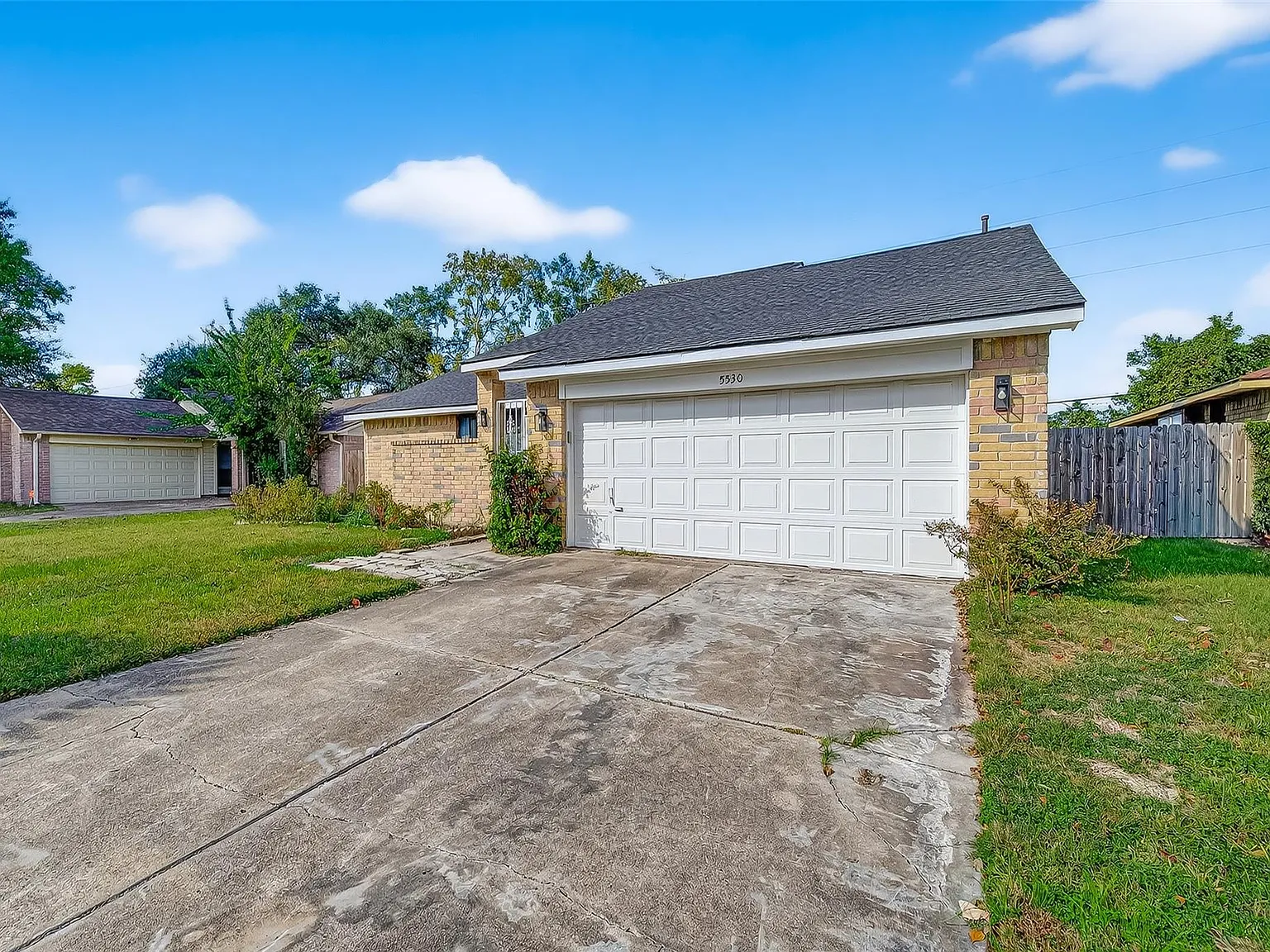 3 bed, 2.0 bath, 1660 sqft, $1,950 — Photo 2