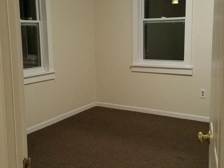 375 Elm St #3R — Photo 9