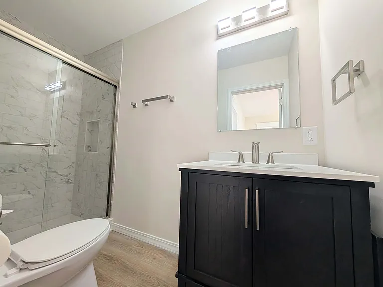 142 N Alma Ave — Photo 6