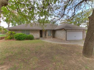 7824 NW 21st St, Bethany, OK 73008