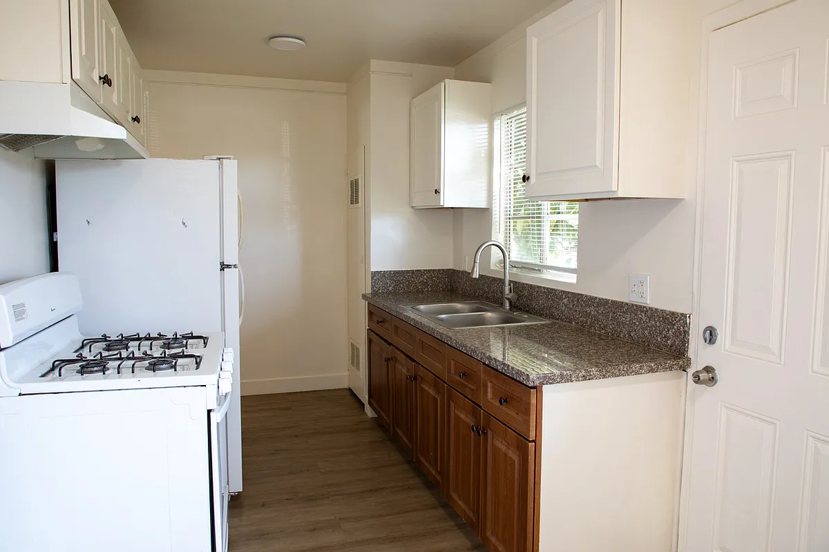 Building Photo - 13330 Victory Blvd #B