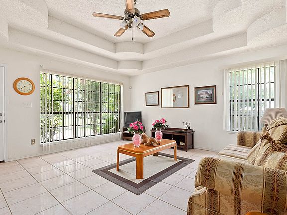 2nd image of 1201 Harbor Ln