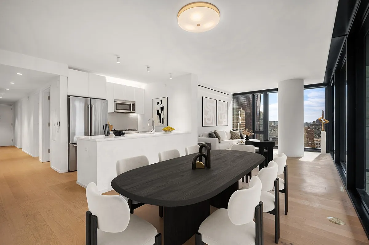 685 First Avenue — Photo 2