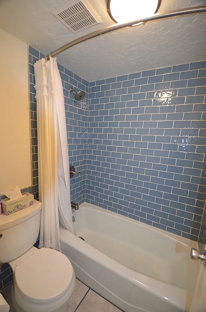 Heat Included! Dillon Valley East Condo! Unfurnished! Great Natural Light! — Photo 2